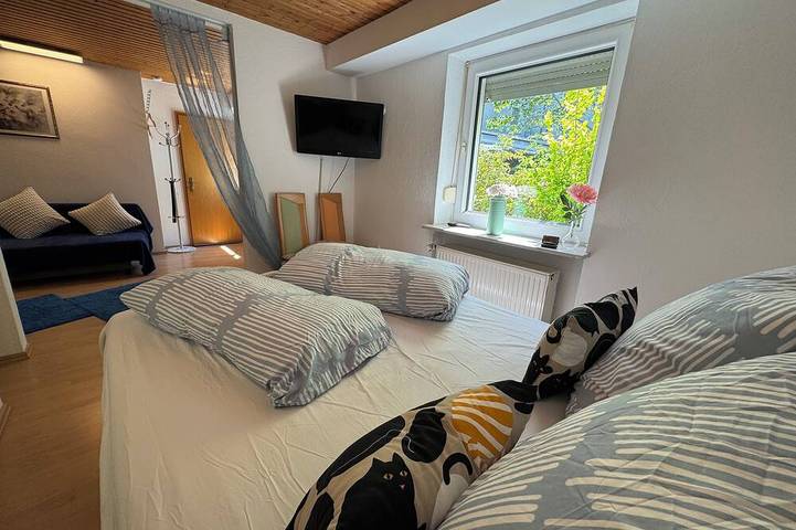 Entire apartment, Charming stay near Benrath Palace – easy access to Düsseldorf in Düsseldorf, Düsseldorf region