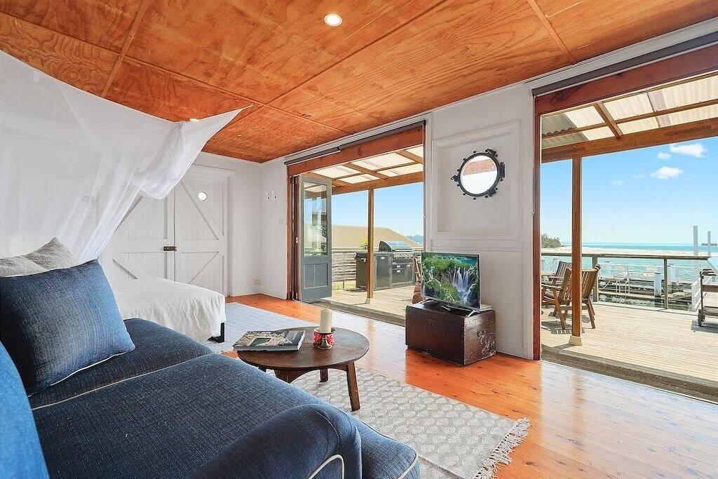 Ganze Wohnung, Waterfront-The Boatshed-Huskisson in Huskisson, Jervis Bay