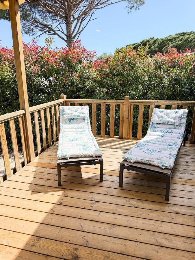 Camping pour 6 personnes, avec terrasse et piscine, animaux acceptés à Puget-sur-Argens - 4