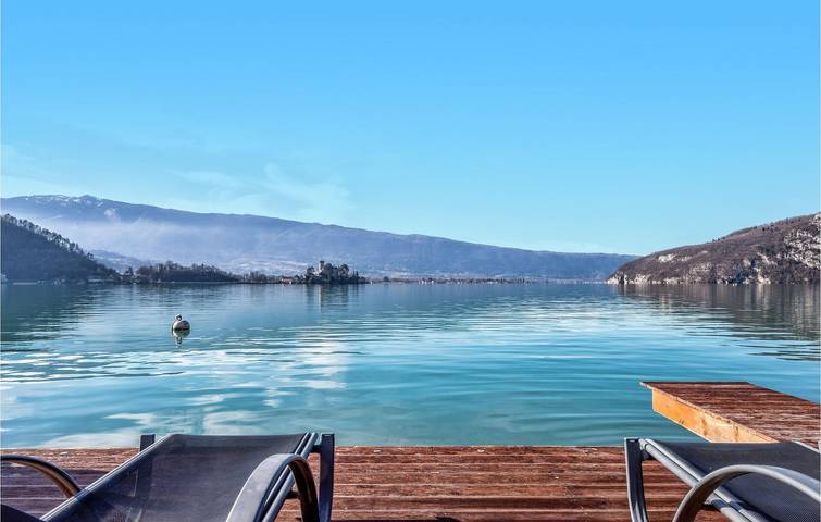 Location de vacances pour 10 personnes, avec vue sur le lac et terrasse, adapté aux familles dans Talloires-Montmin - 2