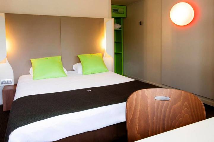 Hôtel pour 3 personnes, avec terrasse, animaux acceptés à Les Tourrettes - 3