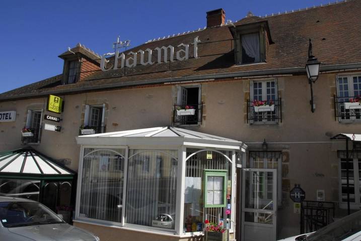 Hôtel pour 2 personnes, avec Terrasse à Cérilly