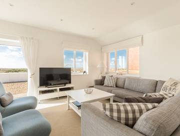 Holiday Rental for 9 People in Havant, Hampshire, Photo 4