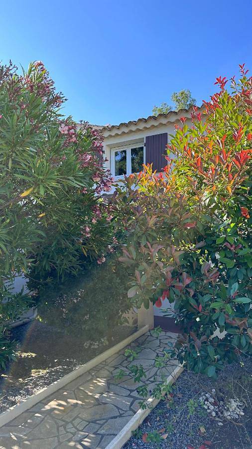 Location de vacances pour 4 personnes, avec jardin et piscine dans Plage du Débarquement (La Croix-Valmer) - 2