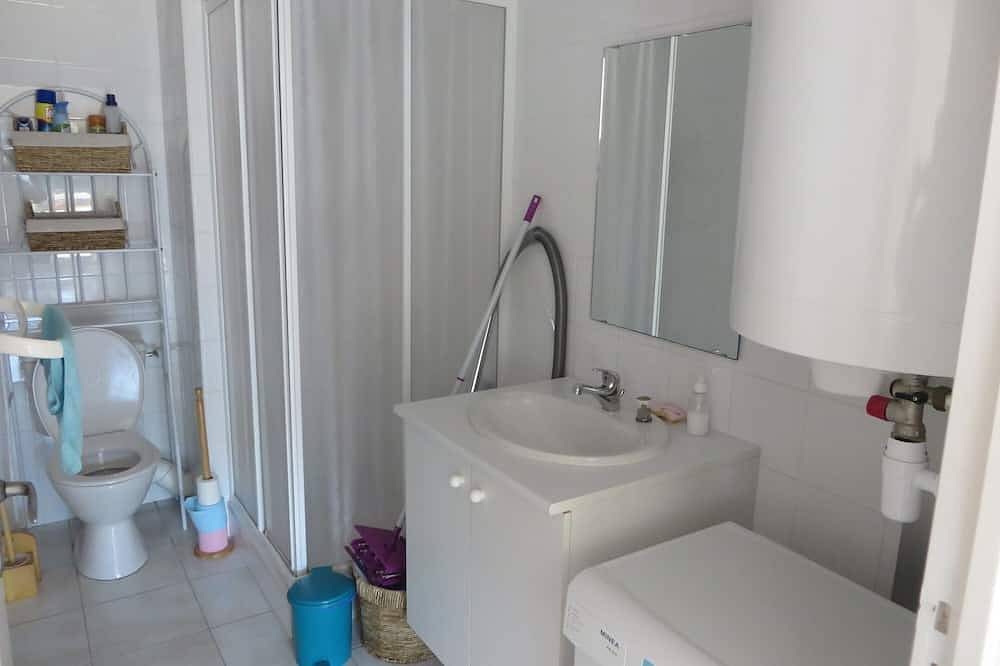 Appartement entier, Vacances face à la mer, pieds dans l'eau. in Étables-sur-Mer, Côte de Goëlo
