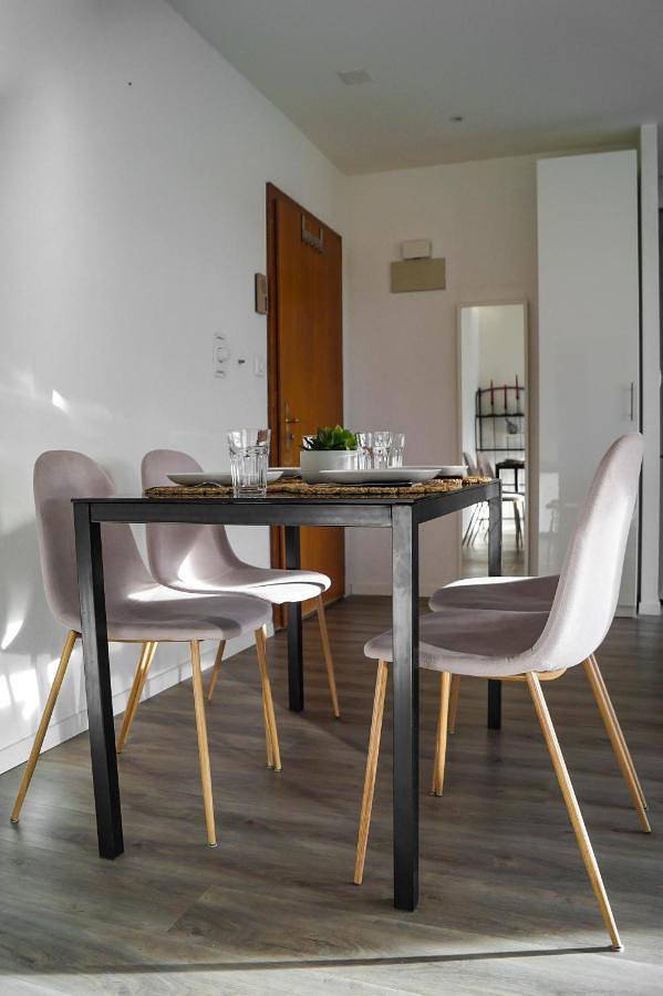 Gîte pour 4 personnes, avec terrasse et piscine à La Tour-de-Peilz - 3