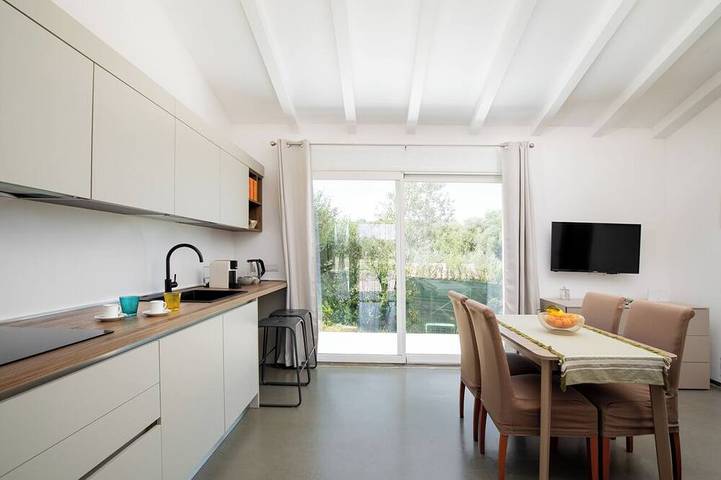 Agriturismo per 4 persone, con giardino e balcone in Arzachena