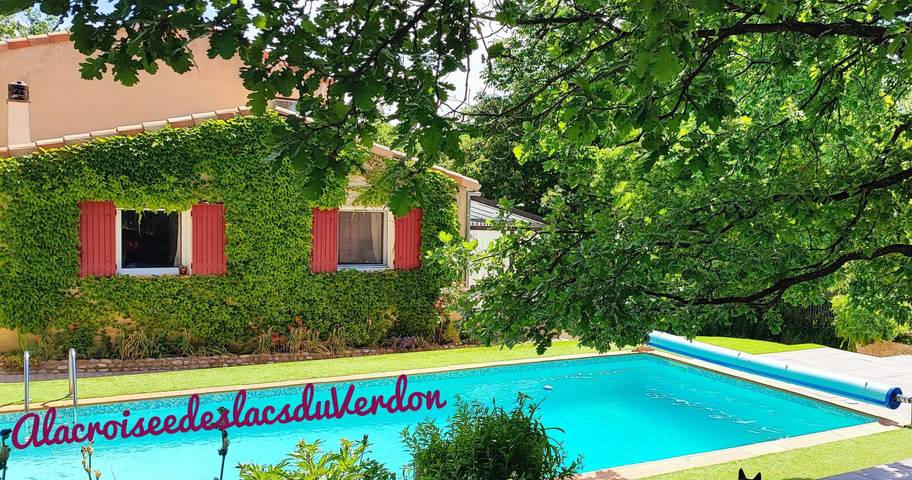 Cottage pour 2 personnes, avec jardin et piscine à Montagnac-Montpezat