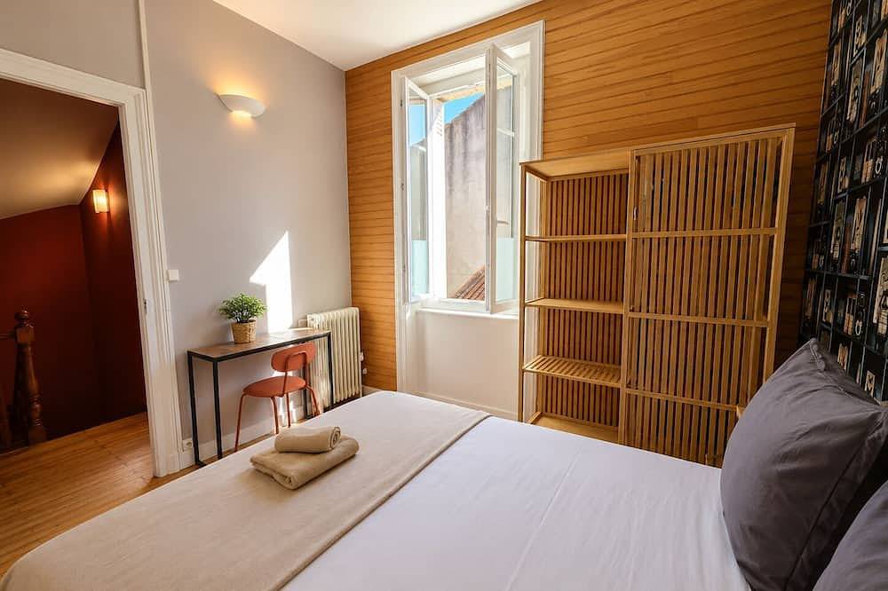 Grande maison pour parenthèse citadine in Angoulême, Charente
