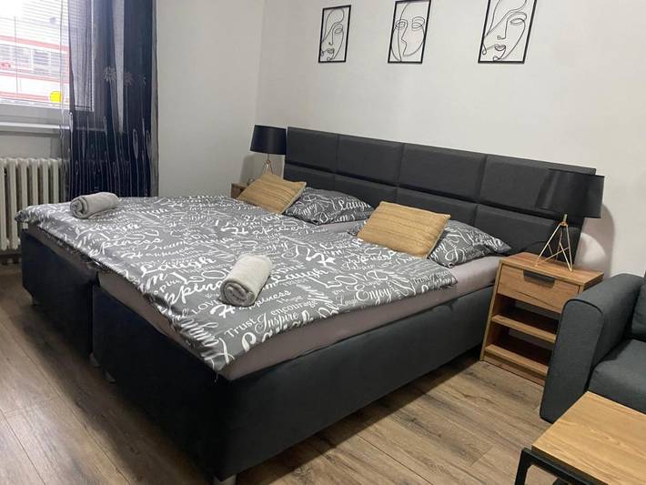 Ferienwohnung für 4 Personen, mit Garten und Terrasse in Pilsen