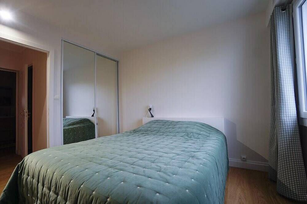 Appartement entier, Bel Appt Neuf & Lumineux avec parking in Suresnes, Hauts-de-Seine