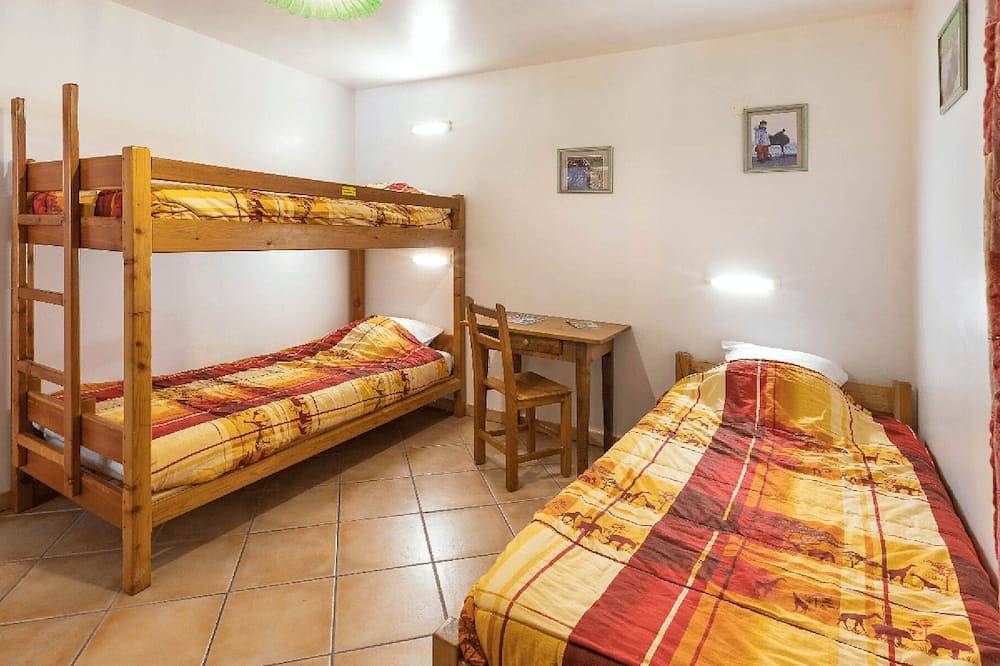 Entire apartment, Gites Simond welcomes you to Arvieux in the heart of the Queyras Regional Park, in Arvieux, Queyras