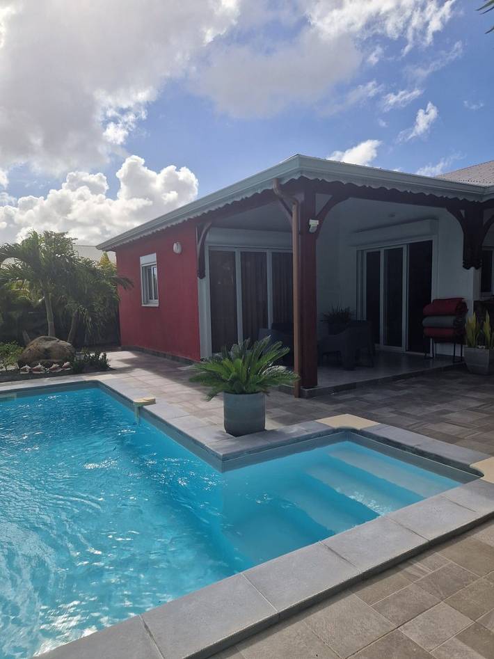 Villa pour 5 personnes, avec jardin ainsi que piscine et terrasse