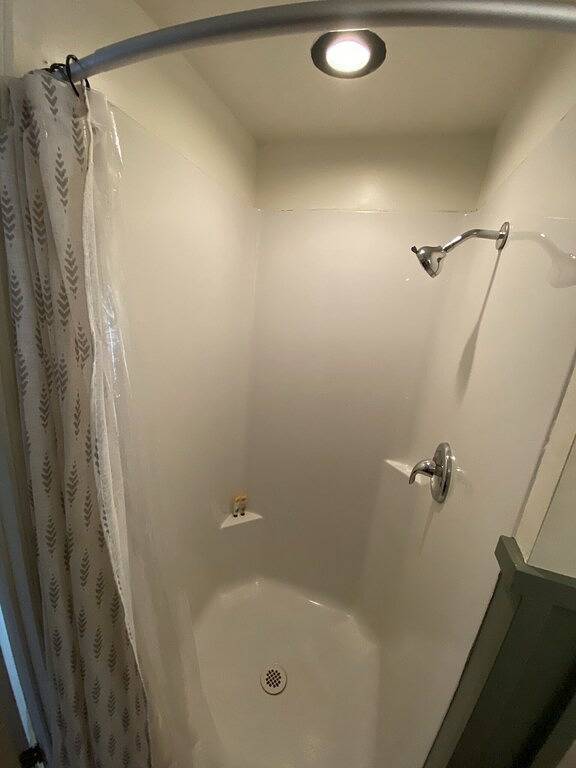 Escape to Priest Lake! Cabin in the woods! Air Conditioning and Wifi!! in Kaniksu Nationalwald