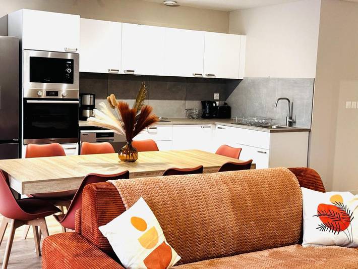 Gîte pour 8 personnes, avec terrasse et vue à Bellegarde-sur-Valserine - 2