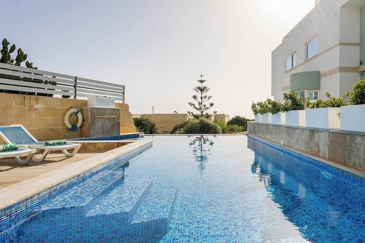 Ferienhaus für 16 Personen, mit Whirlpool und Sauna sowie Garten, mit Haustier