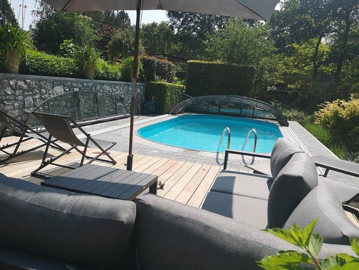 Chambre d’hôte pour 5 personnes, avec jardin ainsi que vue et piscine à Marche-en-Famenne