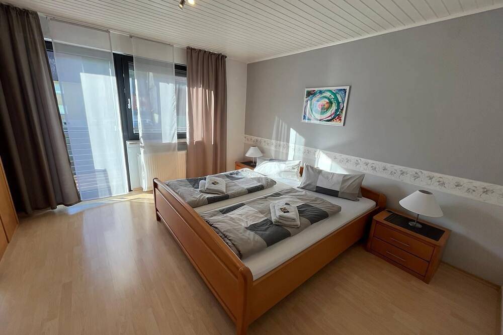 Ganze Wohnung, Fewo 2 An der Rodach - großzügige Wohnung mit tollem Balkon - ideal für Großfamilien in Steinwiesen, Frankenwald