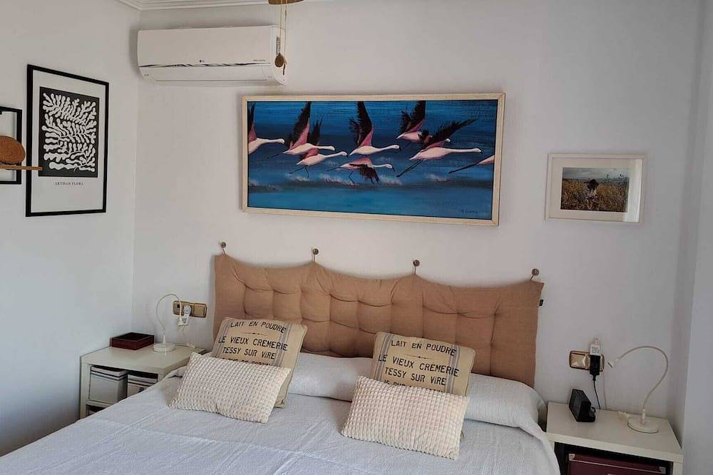 Casa con jardín al lado del Parque Natural de las Salinas de Santa Pola y playas in El Pinet, Elche