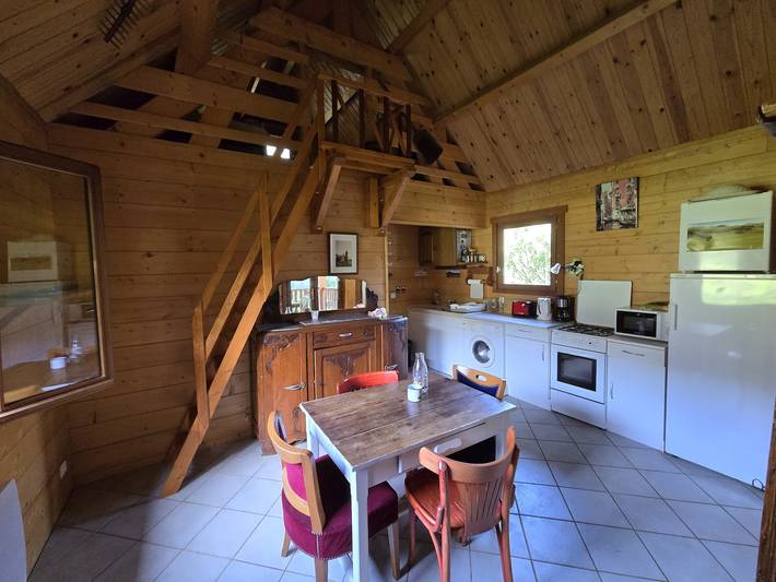 Location de vacances pour 4 personnes, avec jardin à Chambon-sur-Lac - 2