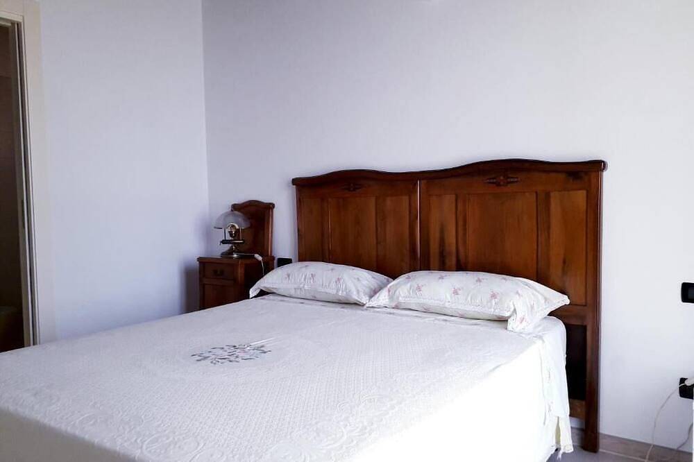 Ganze Wohnung, \"Marone\" room in Marone, Gemeinde Marone