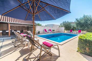 Villa für 6 Personen, mit Garten und Pool, mit Haustier in Marčana