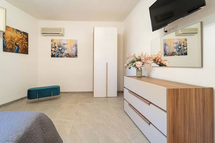 Appartamento intero, Appartamento La Loggia,offre tutti confort per una vacanza in pieno relax. in Solarino, Siracusa e dintorni