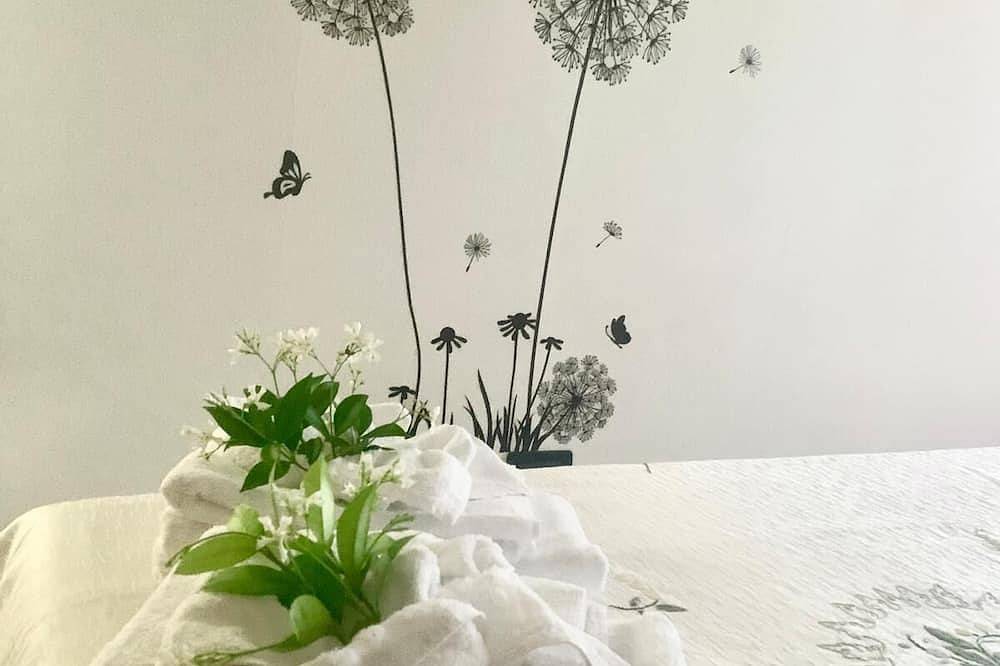 Appartamento intero, \"Il Castelletto\" appartamento indipendente, 2 terrazze , giardino con bbq . in Aviano, Provincia di Pordenone