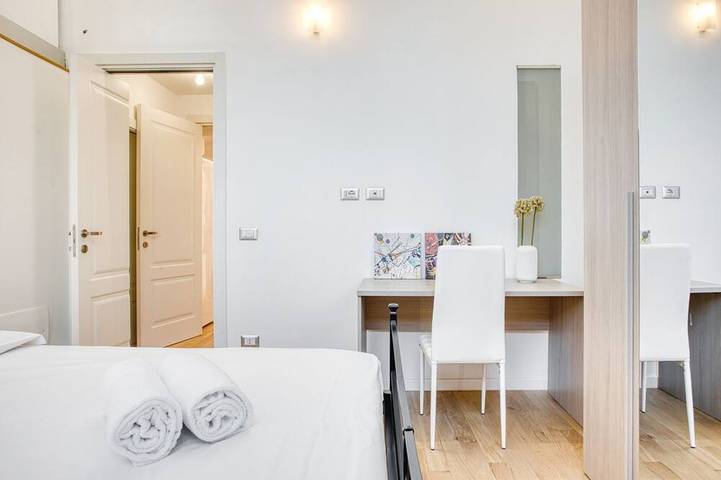 Appartamento intero, Walk to Navigli - 2 Bedrooms Apt in Milano, Provincia di Milano