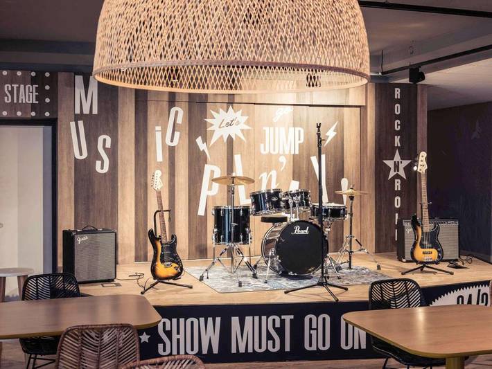 Hôtel pour 2 personnes, avec piscine ainsi que vue et jardin à Sophia Antipolis - 4