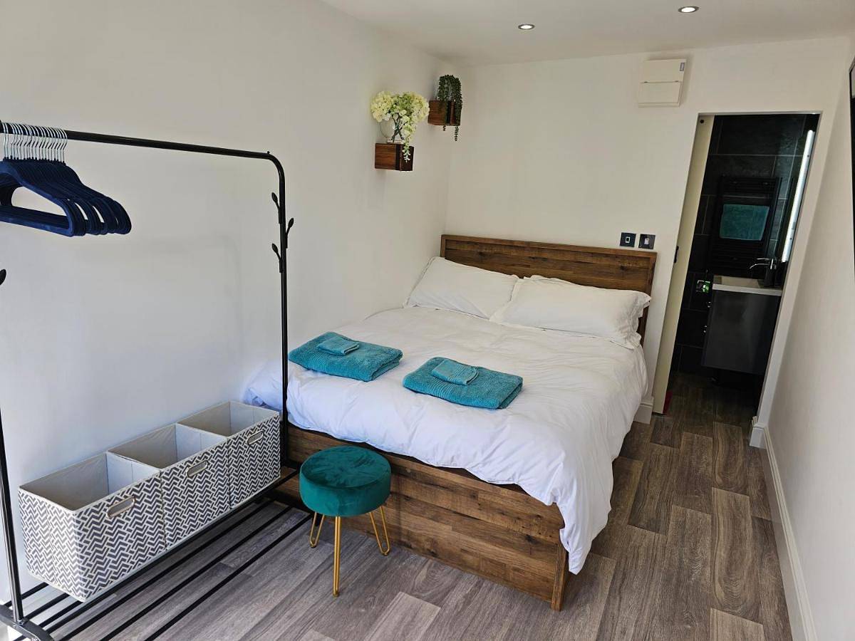 Deluxe Double Room with Shower in Santon, Isle of Man