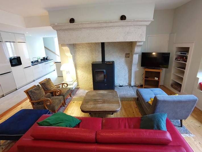 Gîte pour 8 personnes, avec jardin et terrasse à Vuillafans