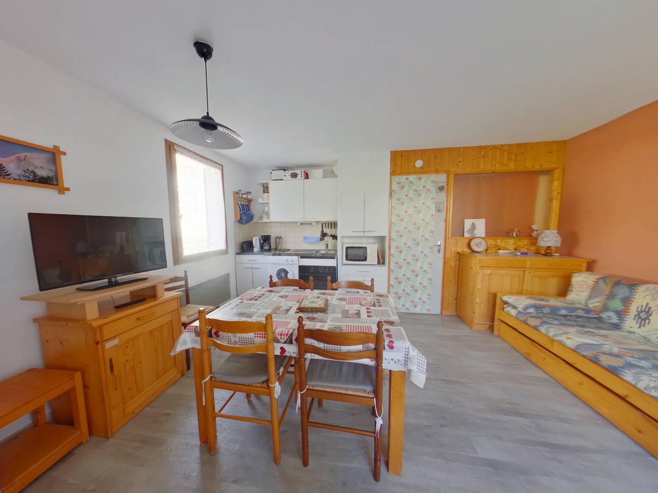 Appartement entier, Appartement cosy aux Rousses avec terrasse et proximité activités in Les Rousses, Parc naturel régional du Haut-Jura
