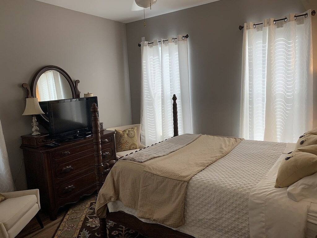 Cottage mit 3 Schlafzimmern Uptown mit Parkplatz abseits der Straße in Memphis, Tennessee