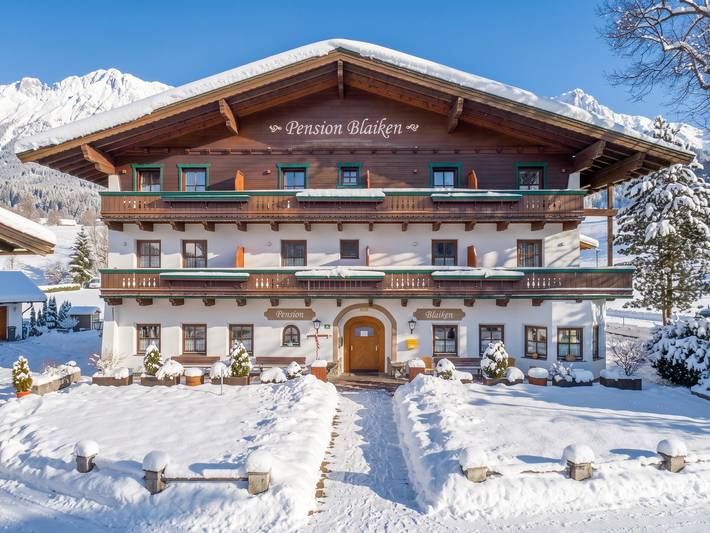 Location de vacances pour 26 personnes, avec Balcon ainsi que Terrasse et Jardin à Scheffau am Wilden Kaiser