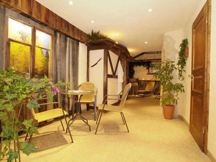 Ferienwohnung für 2 Personen, mit Sauna und Balkon sowie Seeblick in Grän