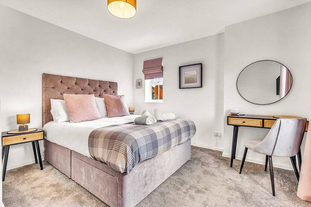 Wheatley House • Excellent Location • Free Parking • Garden • Fast Wifi • Smart Tvs • Yoko Property in Milton Keynes, Südostengland