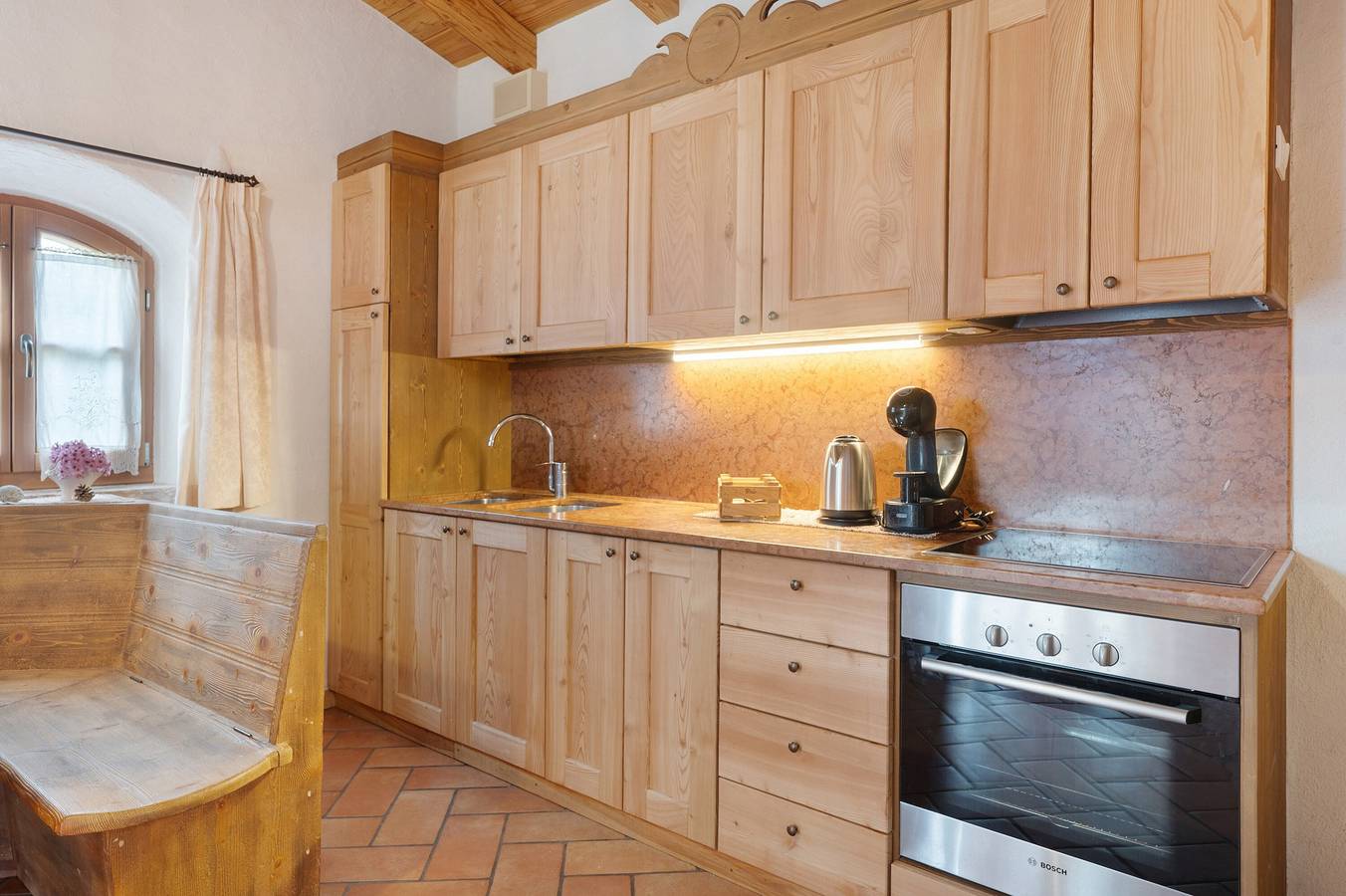 Ganze Wohnung, Ferienwohnung 'Red' mit Bergblick, Gemeinschaftsgarten und Wi-Fi in Coredo, Predaia