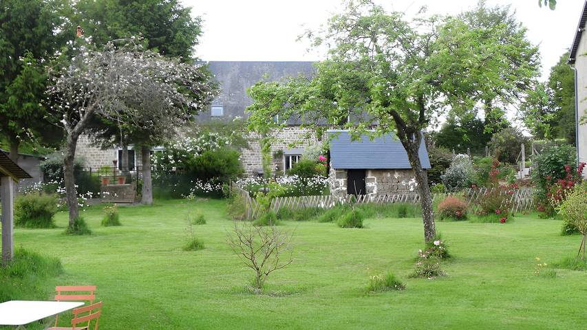 Chambre d’hôte pour 2 personnes, avec jardin à Saint-Clément-Rancoudray