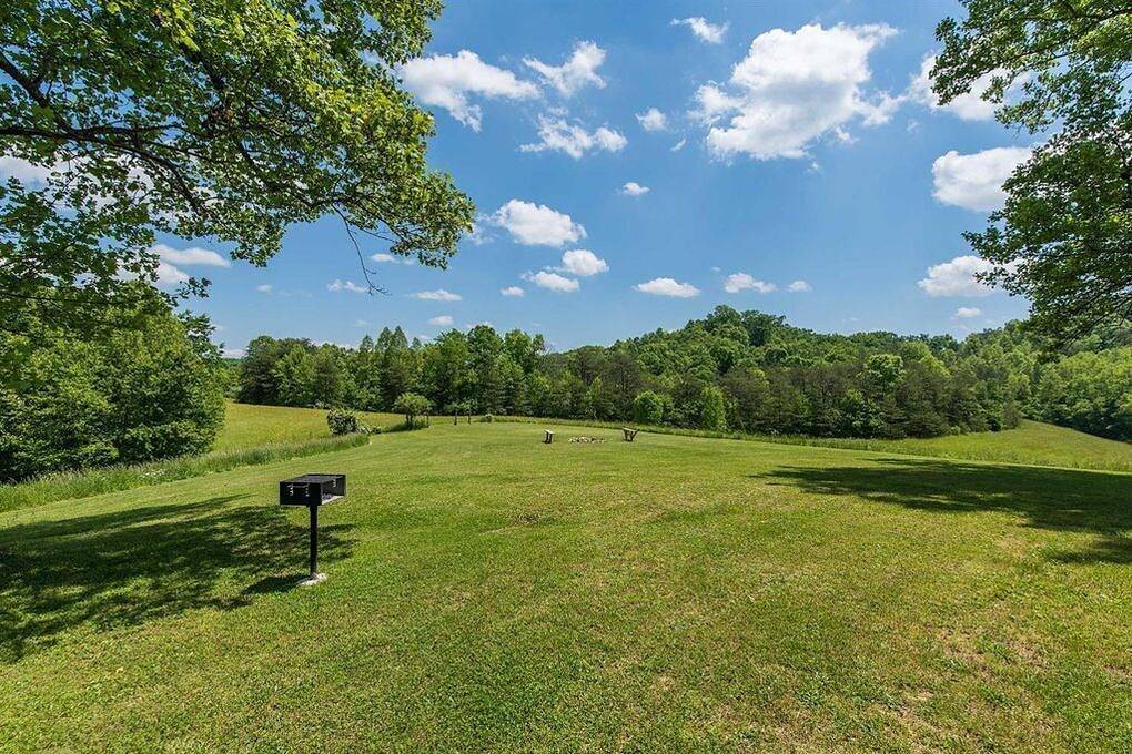Abgeschiedener Zufluchtsort in der Nähe der Red River Gorge, Ky - Hot Tub, Wifi, 30 Hektar zu erkunden! in Daniel Boone National Forest