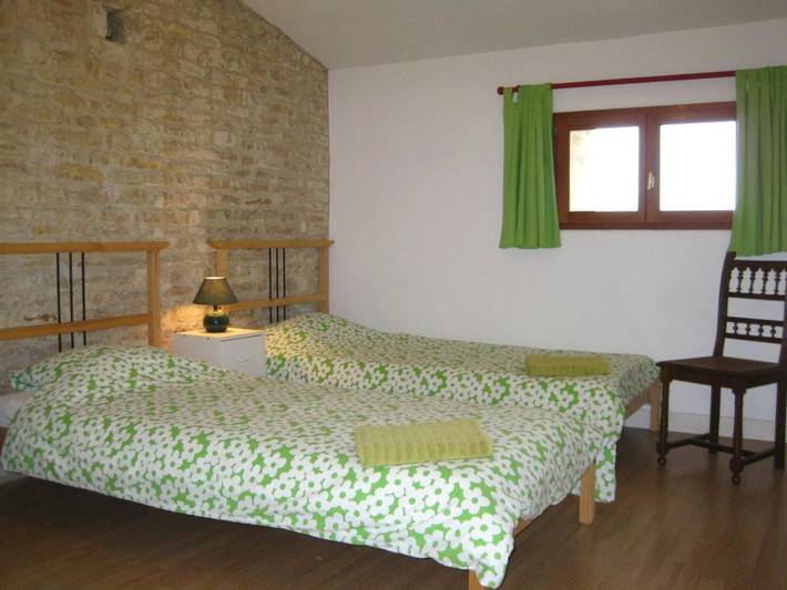 Location de vacances pour 6 personnes, avec piscine ainsi que jardin et vue à Crézières - 4