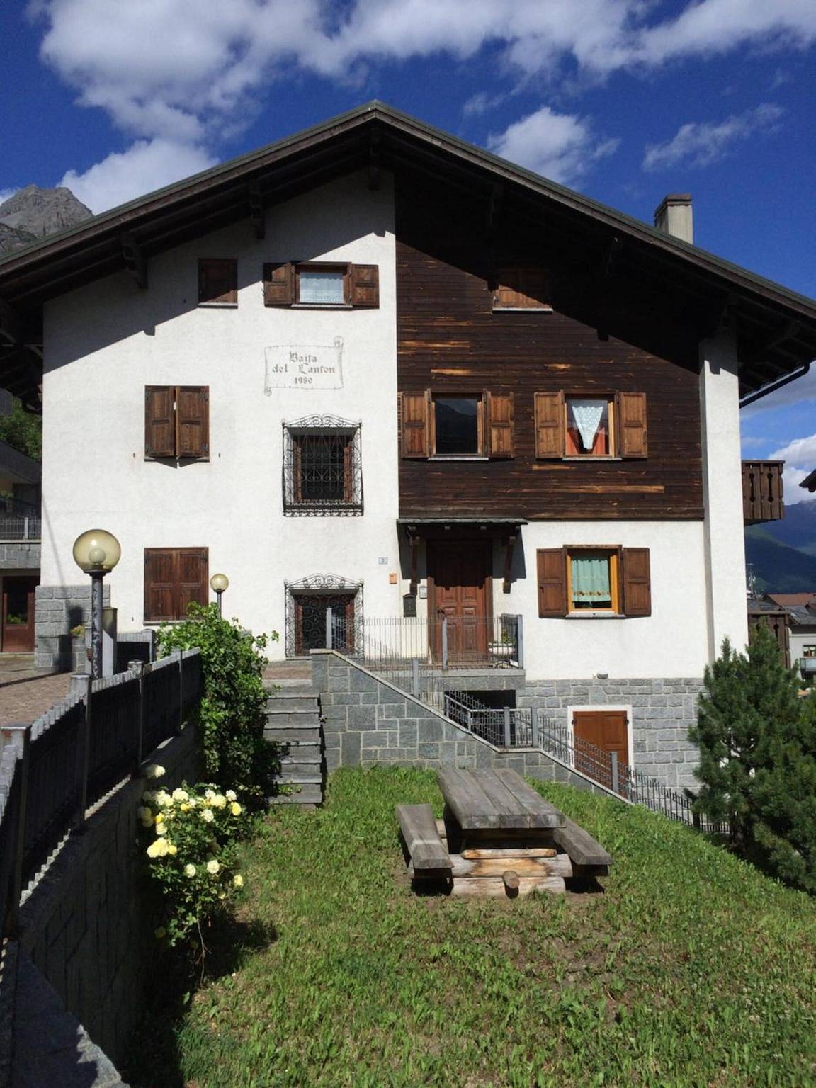 Apartment '3' mit Bergblick, Gemeinschaftsgarten und Wlan in Isolaccia, Valdidentro