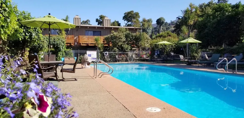 Hotel for 4 people, with pool and garden as well as view, with pets - 1