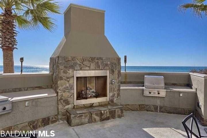 Vacation rental for 8 people, with pool and sauna as well as hot tub and balcony by Orange Beach