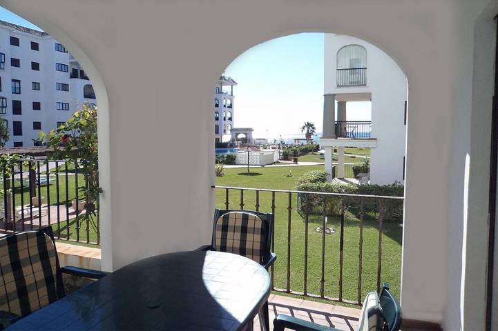 Apartamento entero, Apartamento en el Puerto de la Duquesa en primera línea de playa in Puerto de la Duquesa, Manilva