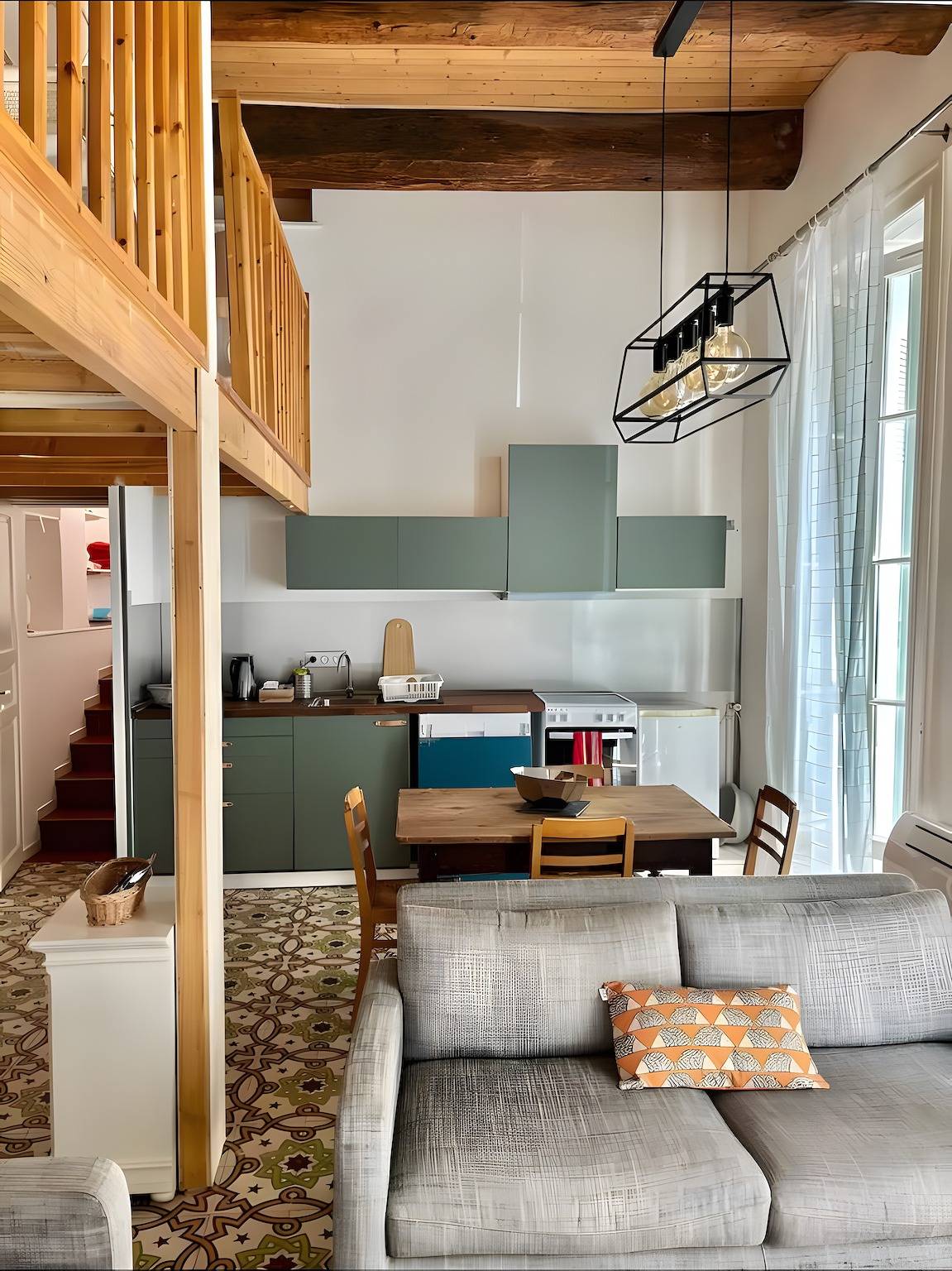 Appartement entier, Appartement « À deux pas des Arènes » avec Wi-Fi et climatisation in Nîmes, Région de Nîmes