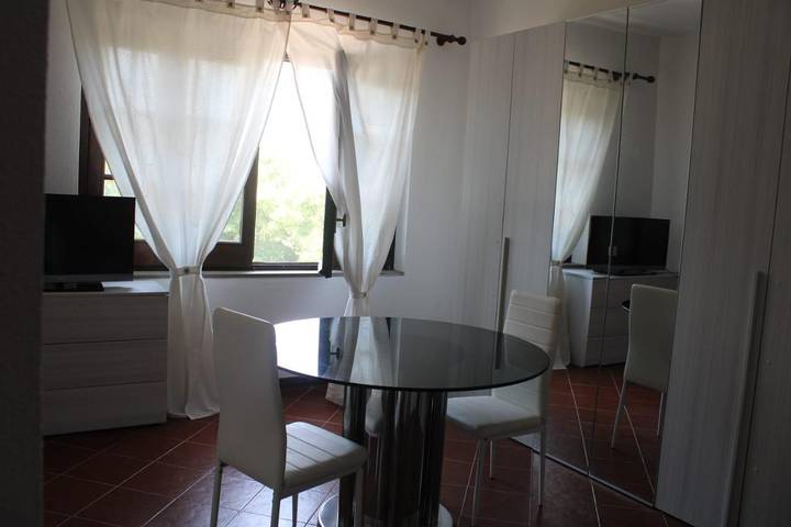 Gîte pour 2 personnes, avec vue et jardin ainsi que terrasse et piscine, animaux acceptés à Santa Marina - 3