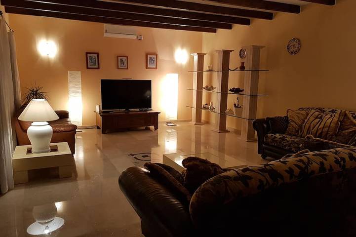 Villa de 4 chambres à Benalmadena Pueblo avec de magnifiques vues panoramiques avec piscine in Torremuelle, Benalmádena