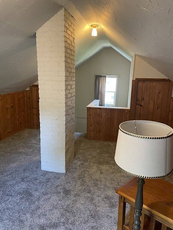 Charming 3 bed 1 bath home. 1 block to St. Mary's. 10 min walk to Mayo downtown. in Rochester (MN), Olmsted County