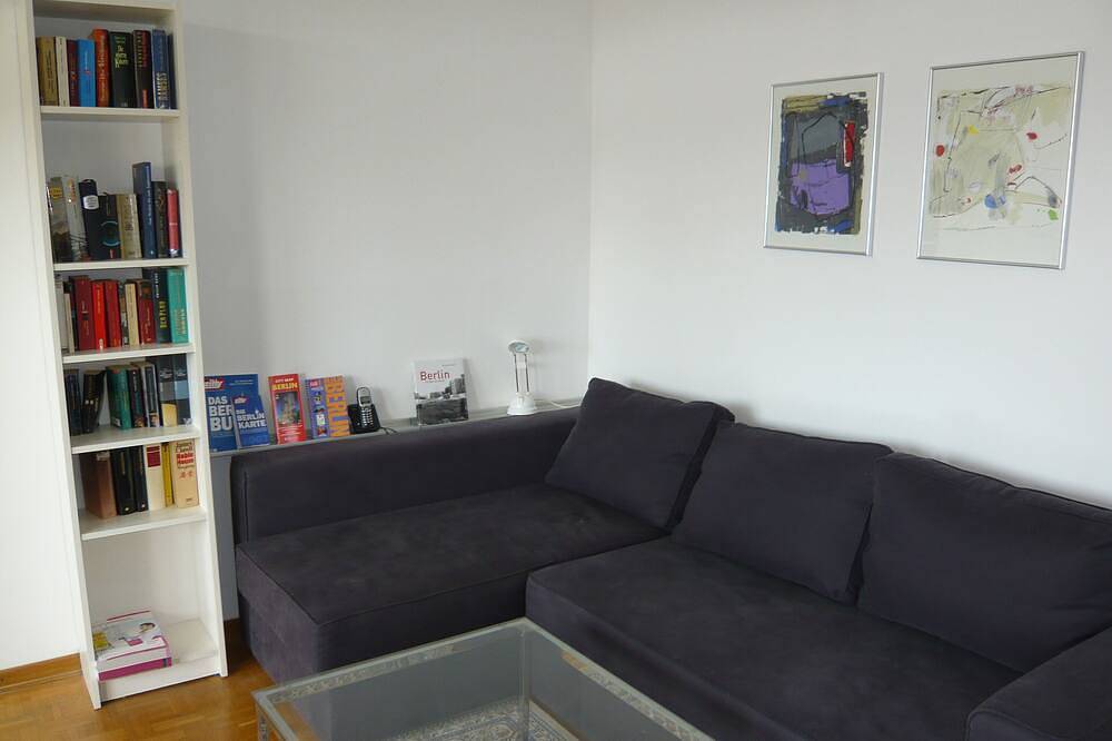Ganze Wohnung, Zwischen Oper und Schloss, Wohnung Luise, U-Bahn und Bus direkt am Haus in Charlottenburg Berlin, Berlin